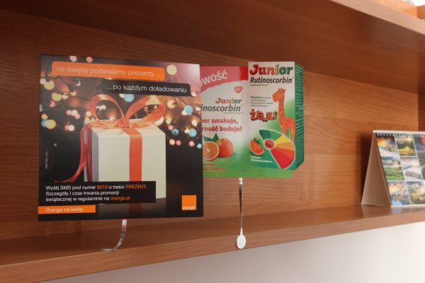 Kiwaki i twinsticki w materiałach POS — jak wybrać rozwiązanie?